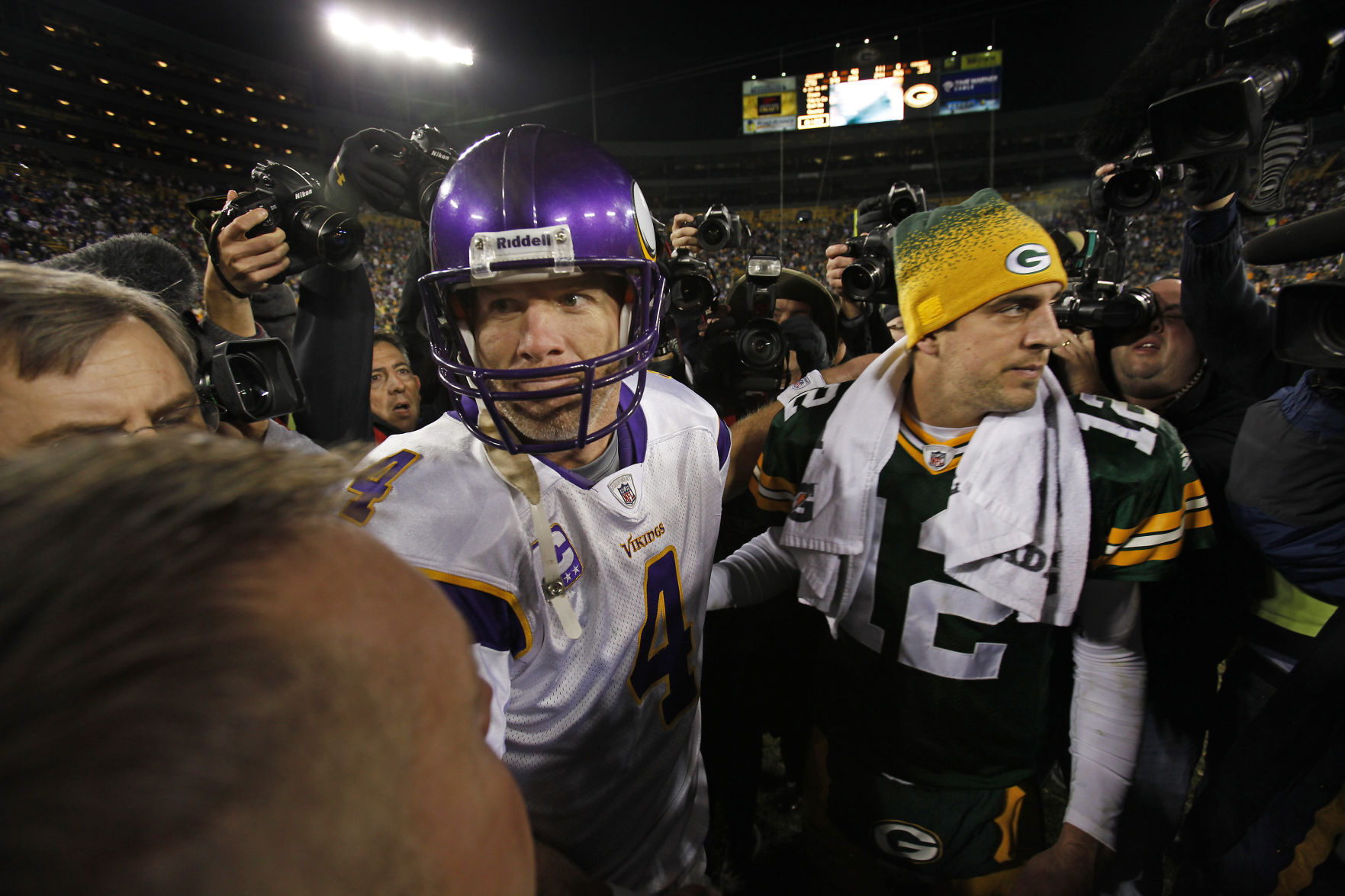 Brett Favre, Aaron Rodgers - 2009